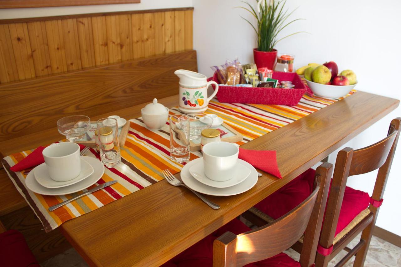 B&B Magenta Bagian luar foto