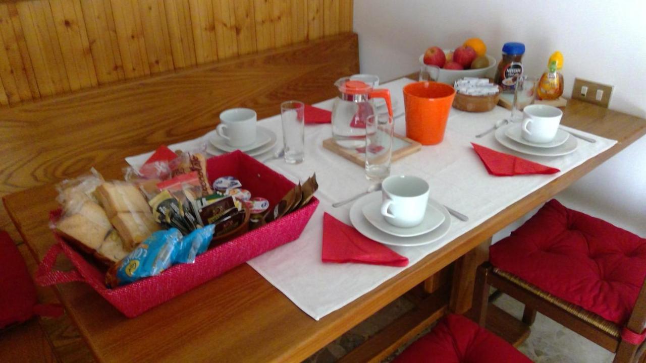 B&B Magenta Bagian luar foto